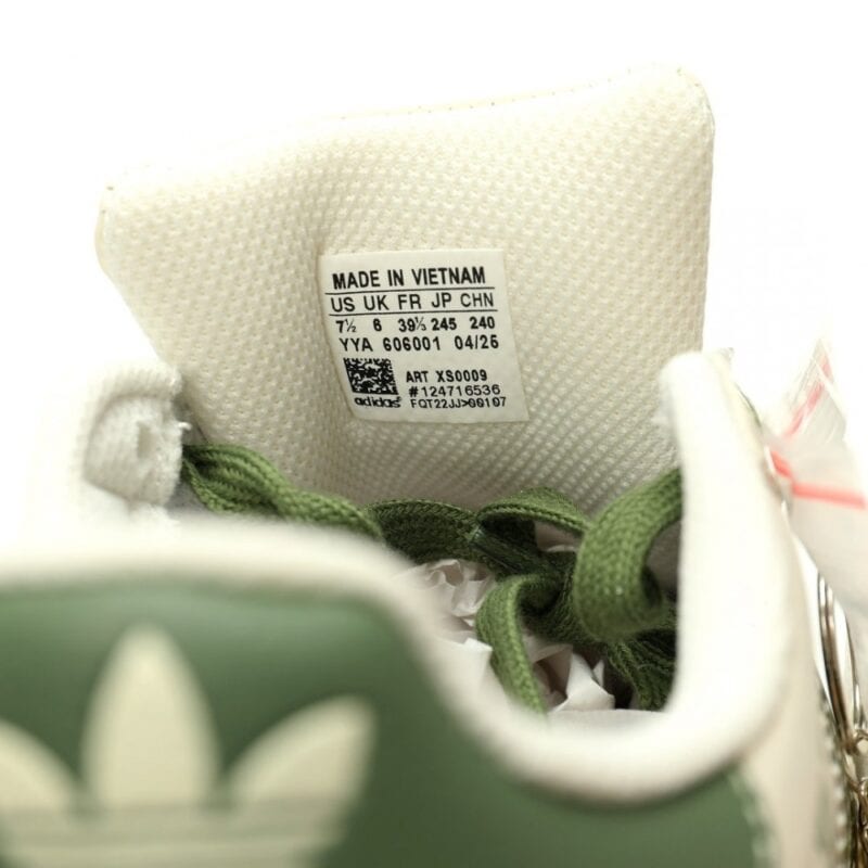 【AT10774】Stussy x アディダス オリジナルス Superstar コラボレーションシューズ - ストリートウェアとスポーツの融合 | Stussy x Adidas