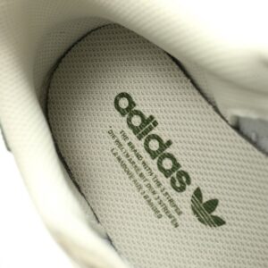 【AT10774】Stussy x アディダス オリジナルス Superstar コラボレーションシューズ - ストリートウェアとスポーツの融合 | Stussy x Adidas