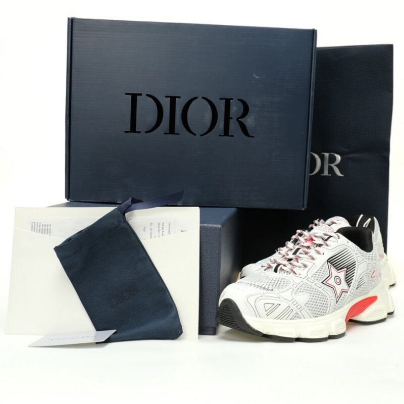 【AT10817】ディオール Dior Chrono スニーカー - フランスの贅沢さと現代的な美学の融合 | Dior Paris
