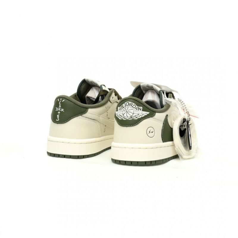 【AT10826】フラグメントデザイン x トラビス・スコット x ナイキ エアジョーダン1ローオージーモデル | Fragment x Nike