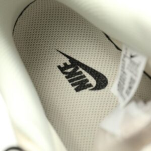 【AT10898】Nike エアフォース1 '07 Low: クリームカラーのストリートファッション靴 | Nike Air Force 1