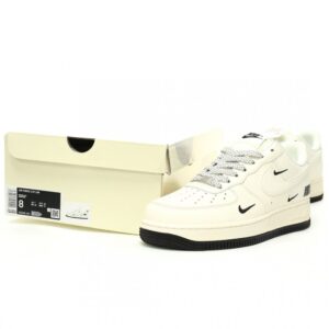 【AT10898】Nike エアフォース1 '07 Low: クリームカラーのストリートファッション靴 | Nike Air Force 1