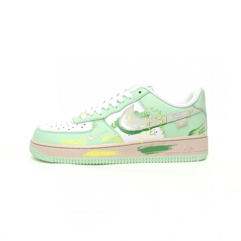 【AT10899】Nike Air Force 1 クリエイティブなグラフィティカラーのローカットスニーカー | Nike x Air Force 1