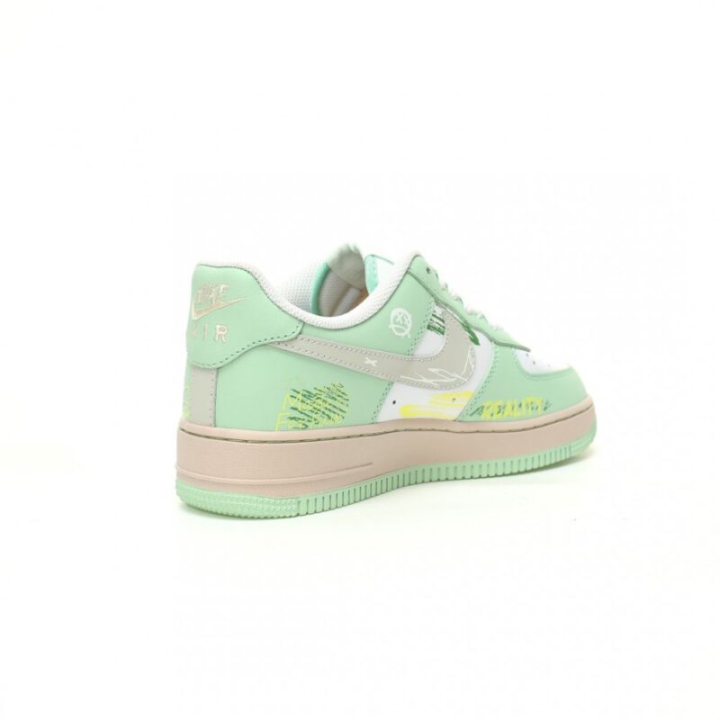 【AT10899】Nike Air Force 1 クリエイティブなグラフィティカラーのローカットスニーカー | Nike x Air Force 1