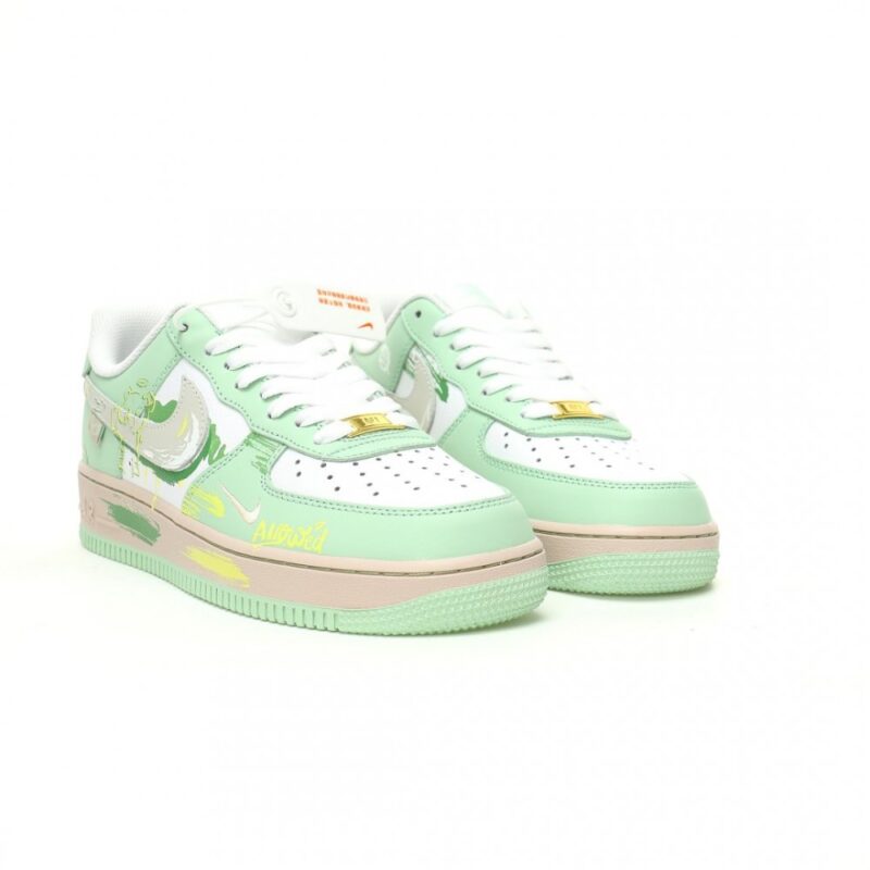 【AT10899】Nike Air Force 1 クリエイティブなグラフィティカラーのローカットスニーカー | Nike x Air Force 1