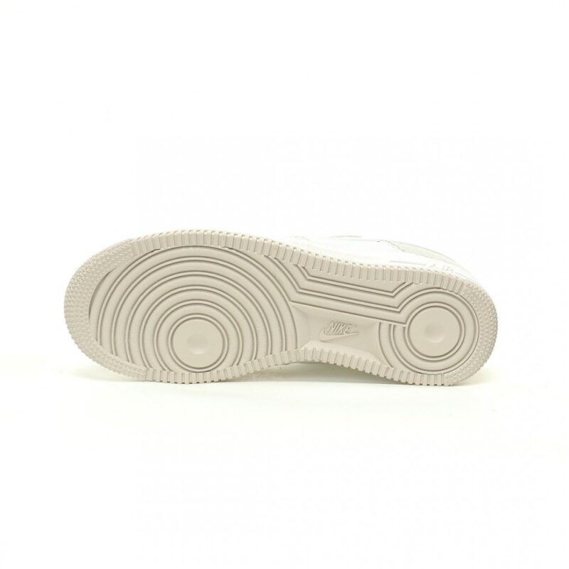 【AT10901】ナイキ エアフォース1 '07 Low スポーツシューズ | クラシックローカットカジュアルスニーカー | Nike x Air Force 1