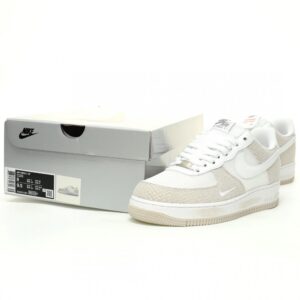 【AT10901】ナイキ エアフォース1 '07 Low スポーツシューズ | クラシックローカットカジュアルスニーカー | Nike x Air Force 1