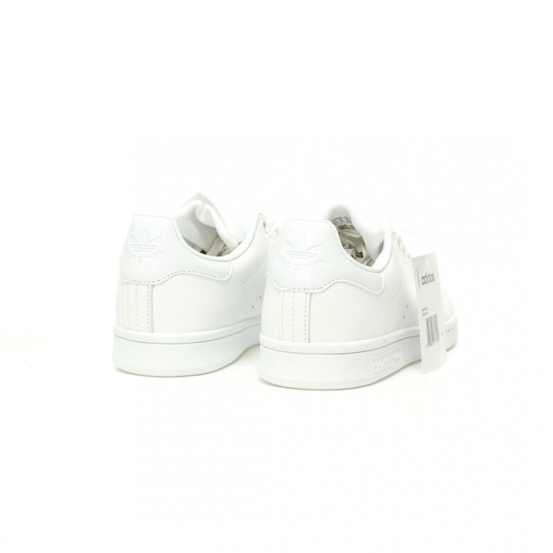 【AT10921】アディダスオリジナルススタンスミス - スポーティーな定番を楽しむ - Adidas Originals Stan Smith | Adidas