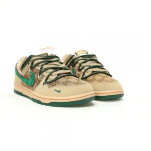 【AT10947】ナイキ×グッチコラボSBダンク低価格アーティストスニーカー | Nike x Gucci