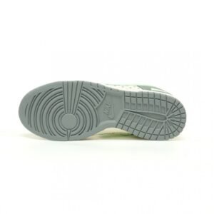 【AT10948】Supreme × Nike × LV コラボSB Dunk Low - ストリートファッション愛好家必見 | Nike x Louis Vuitton