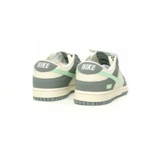 【AT10948】Supreme × Nike × LV コラボSB Dunk Low - ストリートファッション愛好家必見 | Nike x Louis Vuitton