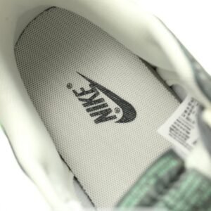 【AT10948】Supreme × Nike × LV コラボSB Dunk Low - ストリートファッション愛好家必見 | Nike x Louis Vuitton