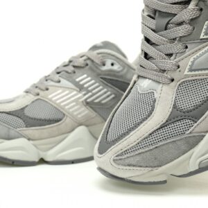 【AT10972】New Balance 9060シャドウグレーレトロスポーツシューズ | New Balance
