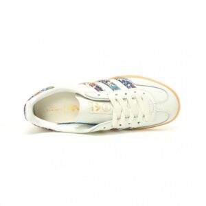【AT11002】アディダス ガゼル インドア アントロコロシリーズのアイボリー花柄スウェードスニーカー | Adidas Originals