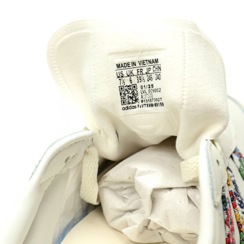 【AT11002】アディダス ガゼル インドア アントロコロシリーズのアイボリー花柄スウェードスニーカー | Adidas Originals