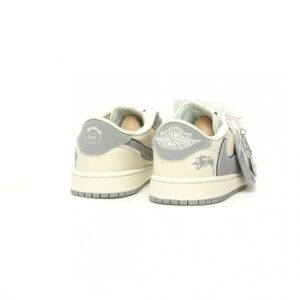 【AT11025】ハードなデザインと快適な機能を兼ね備えたアーティスティックなカスタムスポーツシューズ | Stussy x Nike