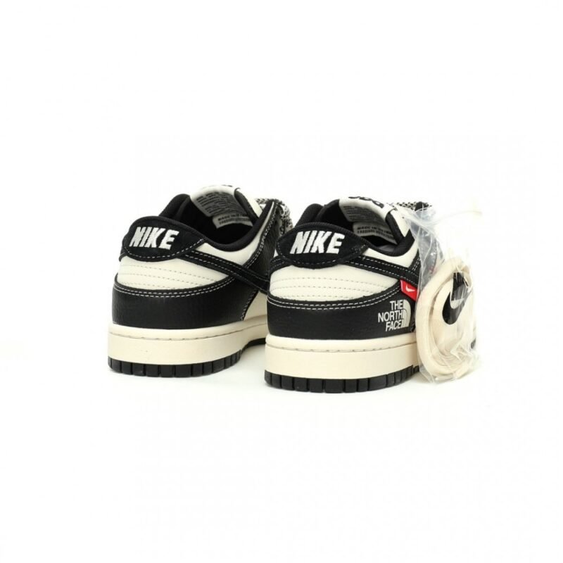 【AT11030】The North Face x Nike SB Dunk Low コラボ スニーカー 最新限定モデル | TNF x Nike