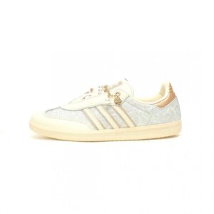 【AT11204】アディダス（Adidas）Samba OG：ミルクティー色とライトグレー、シャンパンパールの刺繍ディテールが高級感を演出 | Adidas