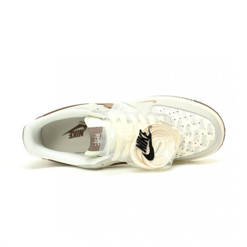 【AT11210】ナイキ エア フォース 1 × Stussy コラボシューズ - ストリートラグジュアリーの真髄を体現 | Nike x Stussy