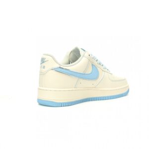 【AT11216】バレンシアガ x Nike Air Force 1 07 Lowコラボスニーカー、ミルク色と天空色の美学 | Air Force 1
