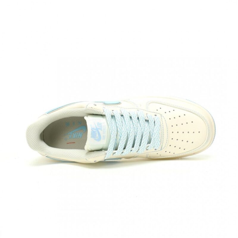 【AT11216】バレンシアガ x Nike Air Force 1 07 Lowコラボスニーカー、ミルク色と天空色の美学 | Air Force 1