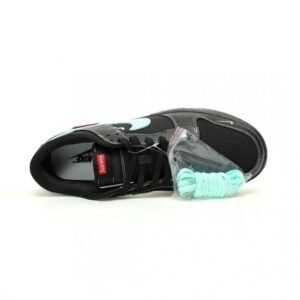 【AT11229】シュープリーム × ナイキ SB ダンク ロー 限定コラボスニーカー | Supreme Nike