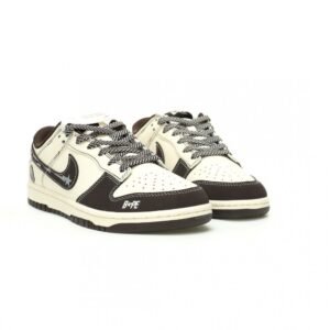 【AT11251】BAPE x Nike SB Dunk Low コラボ シューズ - ストリートファッションとスポーツ精神の融合 | Nike x Bape