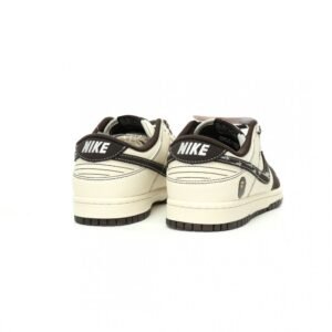 【AT11251】BAPE x Nike SB Dunk Low コラボ シューズ - ストリートファッションとスポーツ精神の融合 | Nike x Bape