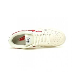 【AT11255】Nike x Stussy x Supreme スニーカー レッドアクセント付きオフホワイトカラーデザイン | Nike x Stussy