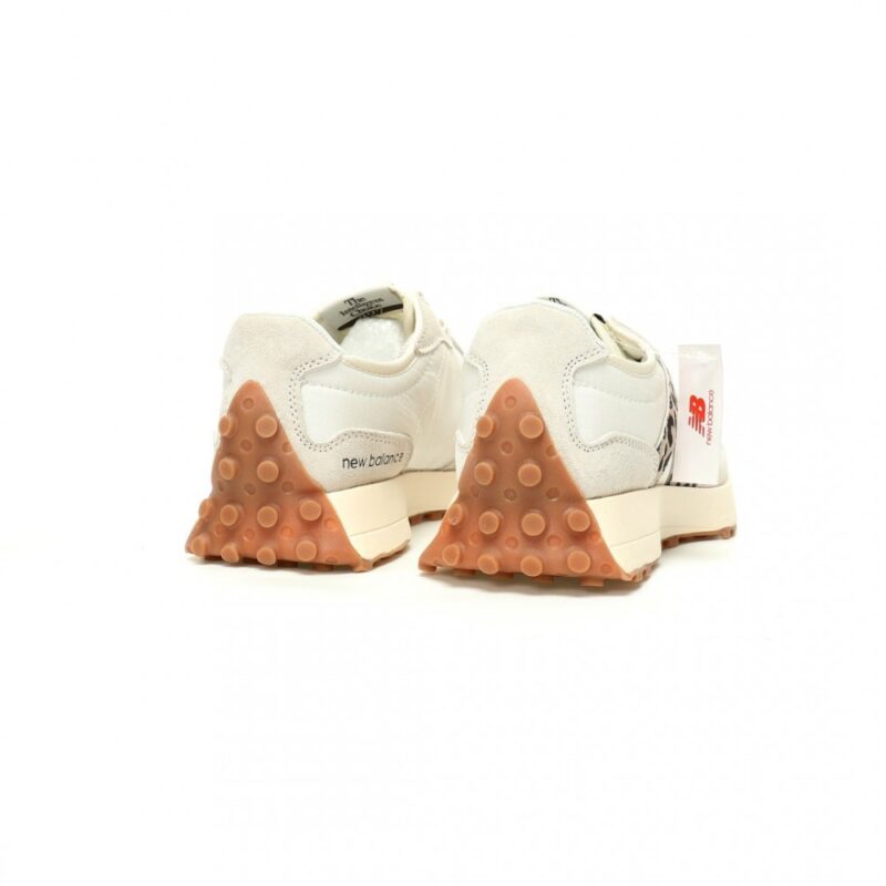 【AT11264】ニューバランス(New Balance)327シリーズのレトロランニングシューズ | New Balance