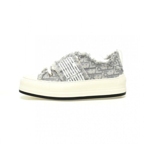 【AT11375】ディオール（Dior）のWalk'n'Diorロートップ厚底スニーカー - 高級ファッション技術とストリートファッションの融合 | Dior Paris