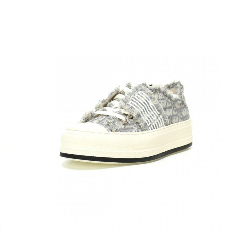 【AT11375】ディオール（Dior）のWalk'n'Diorロートップ厚底スニーカー - 高級ファッション技術とストリートファッションの融合 | Dior Paris