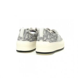 【AT11375】ディオール（Dior）のWalk'n'Diorロートップ厚底スニーカー - 高級ファッション技術とストリートファッションの融合 | Dior Paris