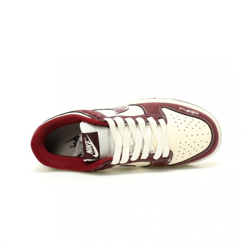 【AT11425】シュプリーム×ナイキコラボSBダンクロー限定スニーカー | Supreme x Nike