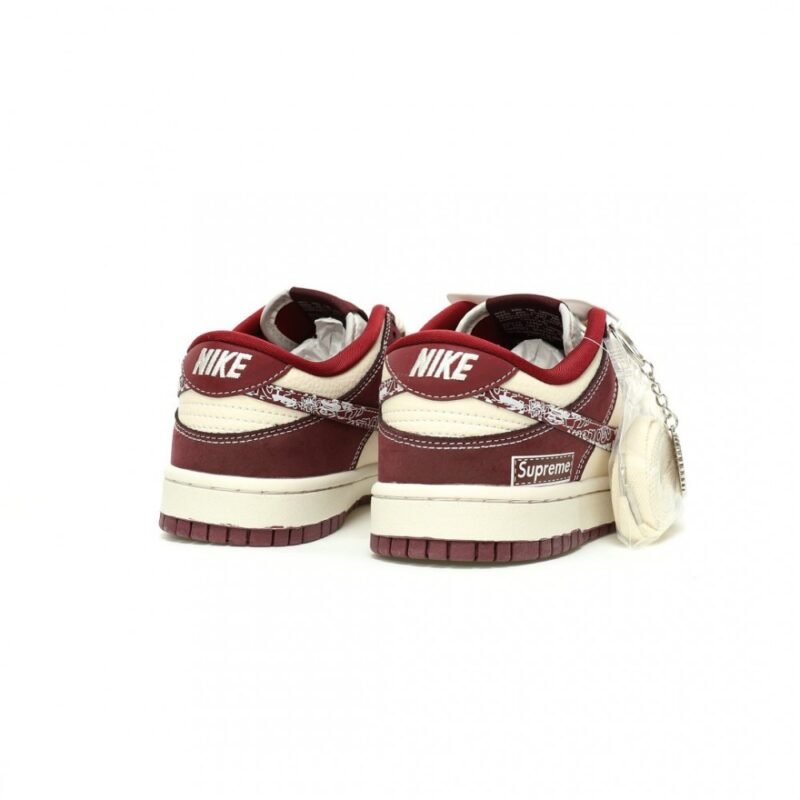 【AT11425】シュプリーム×ナイキコラボSBダンクロー限定スニーカー | Supreme x Nike
