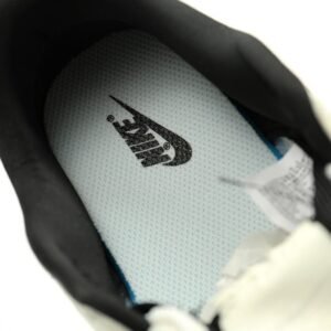 【AT11438】シュプリーム × ナイキSB ダンクロー 限定コラボレーションスニーカー | Nike Dunk