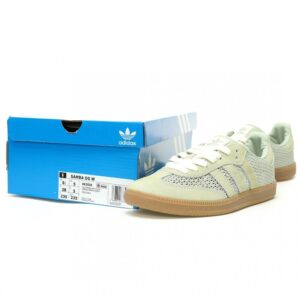 【AT11454】adidas Originals Samba OG スニーカー - 爽やかな抹茶グリーン、ドイツのサッカースタイルを表現 | Adidas