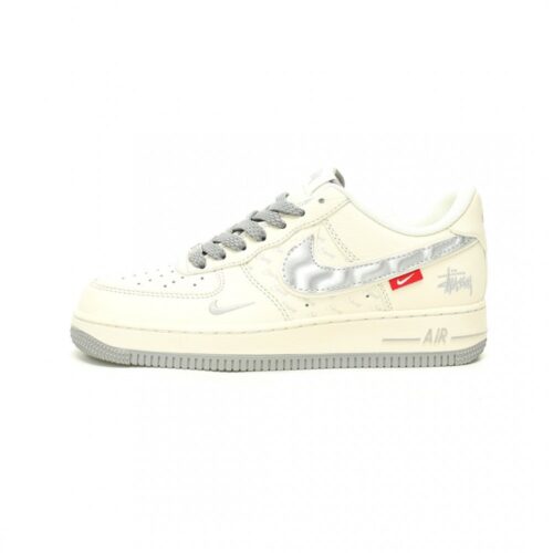 【AT11462】ナイキ × ステューシー Air Force 1 コラボ スニーカー | Nike x Air Force 1