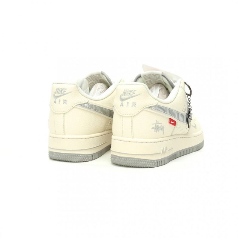 【AT11462】ナイキ × ステューシー Air Force 1 コラボ スニーカー | Nike x Air Force 1