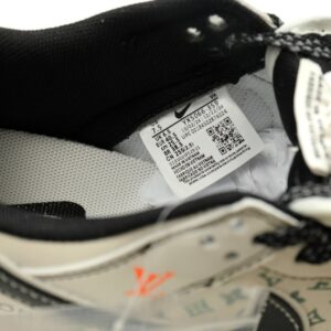 【AT11466】Nike SB Dunk Lowシリーズのローカットスケートボードシューズ | LV x Nike