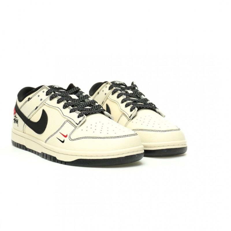 【AT11481】Stussy × ナイキSB ダンクLow ストリートファッション最高傑作 | Nike x Stussy