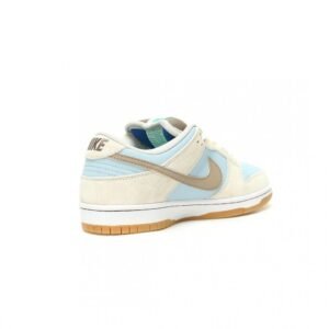 【AT11482】Nike SB Dunk Lowシリーズ: ホワイト＆スカイブルーのストリートスケートボードシューズ | Nike x Travis Scott