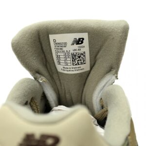 【AT11495】ニューバランス 9060 レトロランニングシューズ - 都会のファッションと機能性を兼ね備えたクラシックシリーズ | New Balance