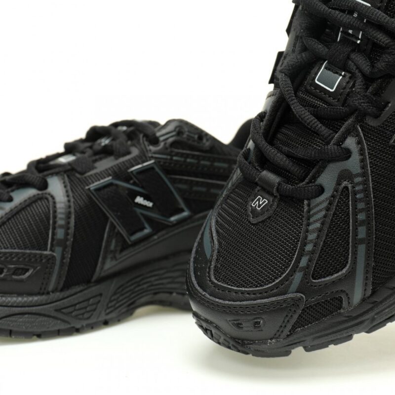 【AT11518】ニューバランス New Balance M1906R 都会のスタイルと快適性を兼ね備えたレトロランニングシューズ | New Balance