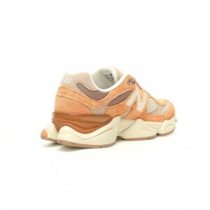 【AT11526】ニューバランス 9060 シリーズ Flat Taupe Copperスニーカー | New Balance