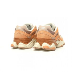 【AT11526】ニューバランス 9060 シリーズ Flat Taupe Copperスニーカー | New Balance