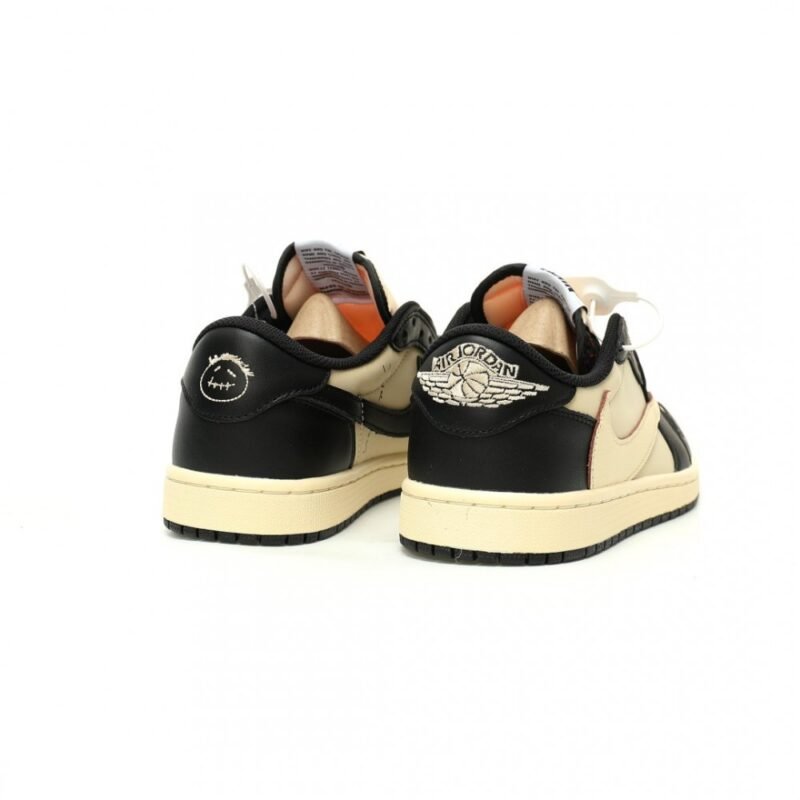 【AT11538】ナイキエアジョーダン1ローカット - ストリートファッションとバスケットボールの伝説を融合 | Travis Scott Nike