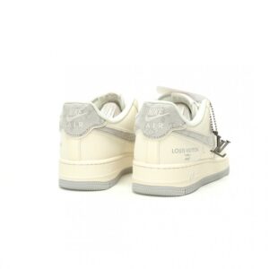 【AT11542】ルイ・ヴィトン x ナイキ Air Force 1 コラボ フランスの高級ブランド Loui Vuitton と スポーツブランド Nike の共同制作商品 | Louis Vuitton x Nike