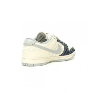 【AT11546】Louis Vuitton x Nike SB Dunk Low コラボ限定スニーカー 白灰色デニム素材 精巧な職人技術と耐久性を提供 | Nike x Louis Vuitton