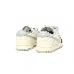 【AT11546】Louis Vuitton x Nike SB Dunk Low コラボ限定スニーカー 白灰色デニム素材 精巧な職人技術と耐久性を提供 | Nike x Louis Vuitton
